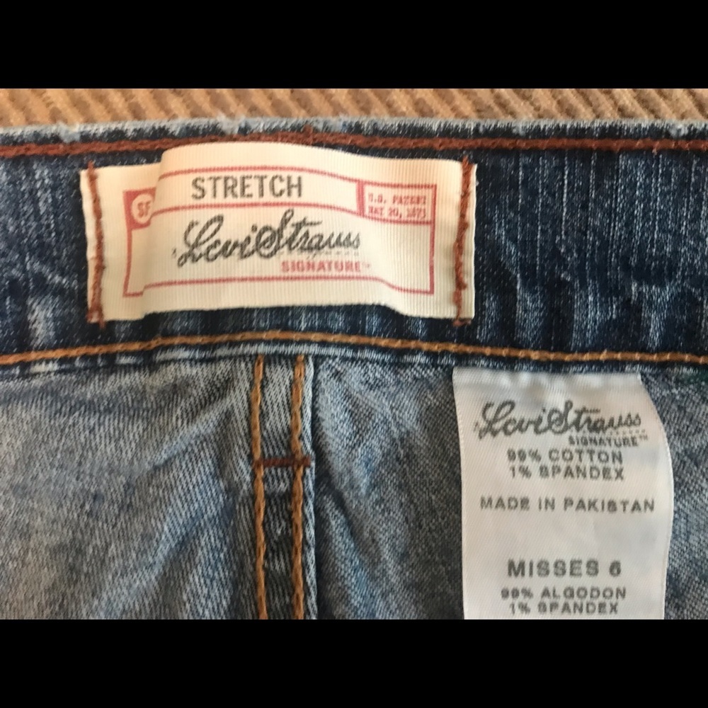 Levi Strauss, Signature Stretch Crop  Jeans Size 6 - Picture 4 of 6